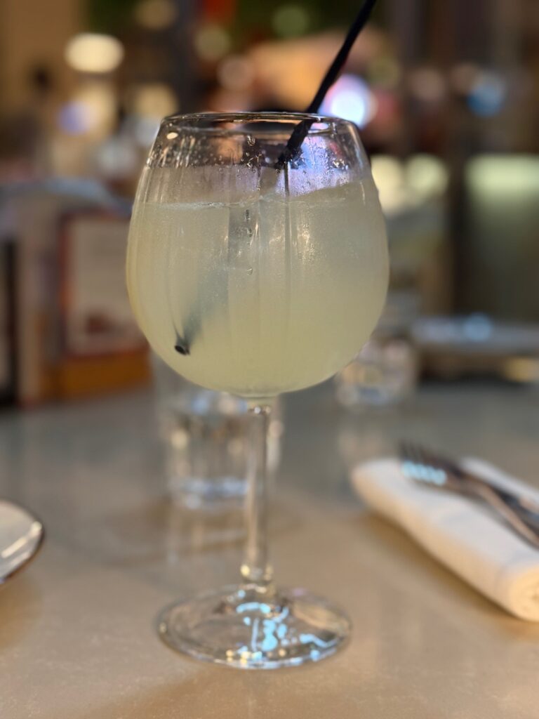 Limoncello spritz
