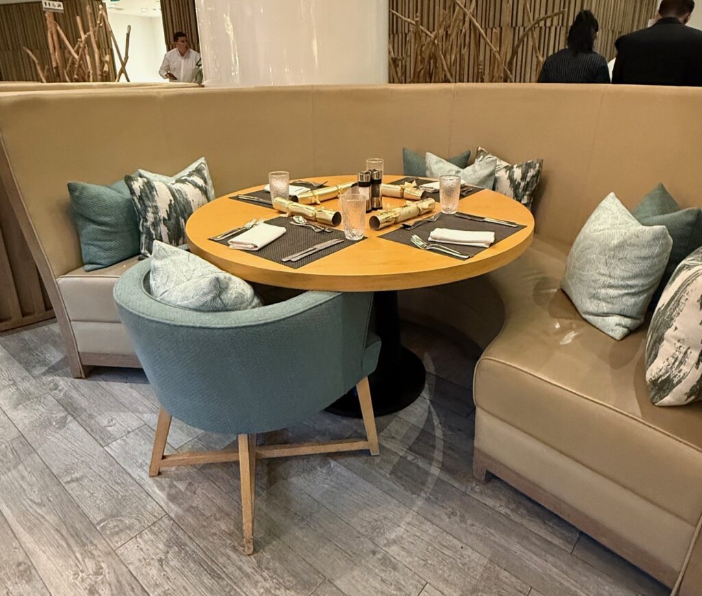 Brasserie 2.0 inside seating