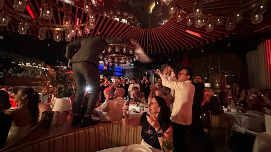  Brunch entertainment